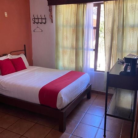 Hotel De Cervantes San Sebastian del Oeste Room photo